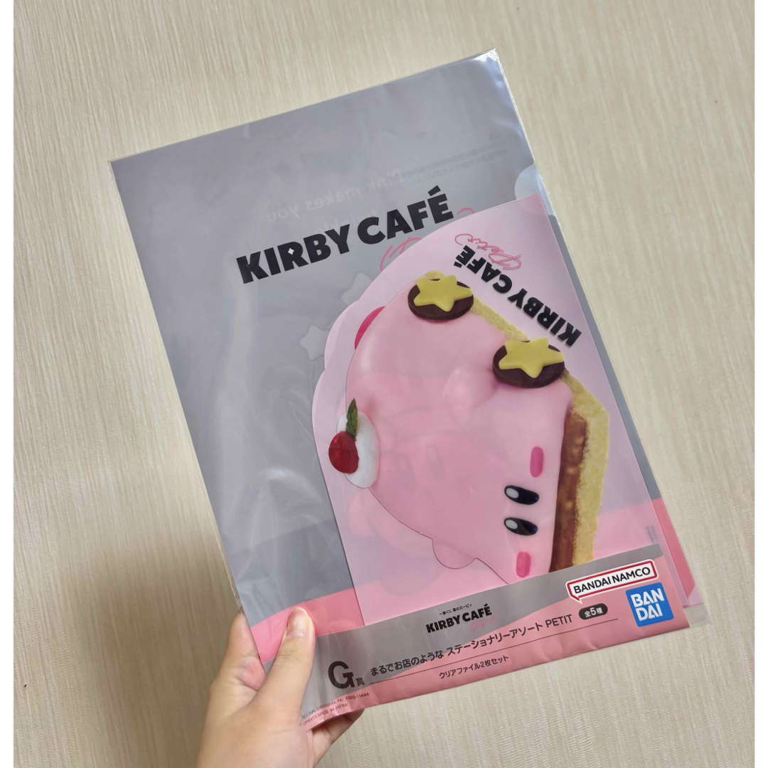 BANDAI(バンダイ)のカービィカフェ 一番くじ G賞 クリアファイル エンタメ/ホビーのおもちゃ/ぬいぐるみ(キャラクターグッズ)の商品写真