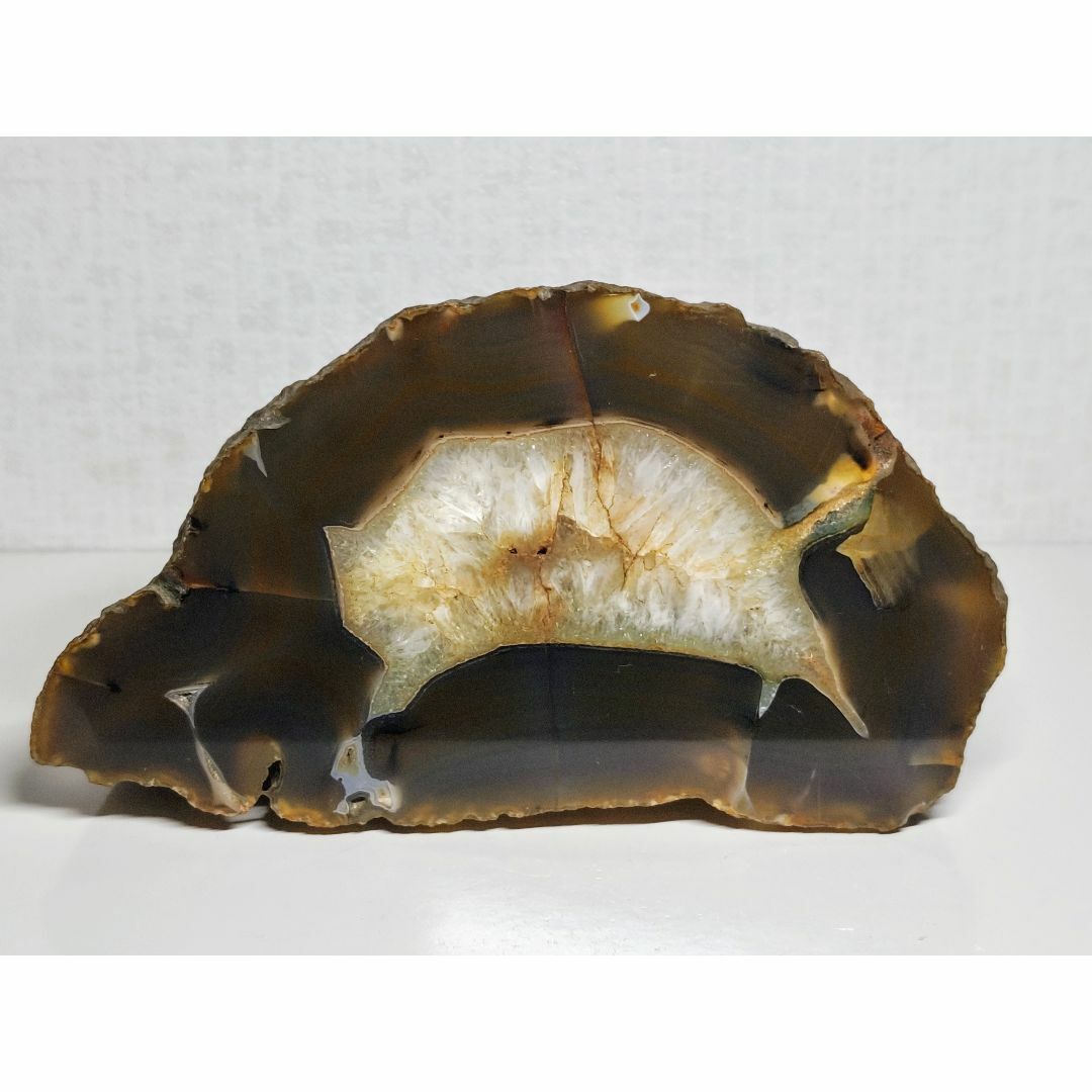 瑪瑙 2.4kg メノウ アゲート 原石 鑑賞石 自然石 鉱物 誕生石 水石