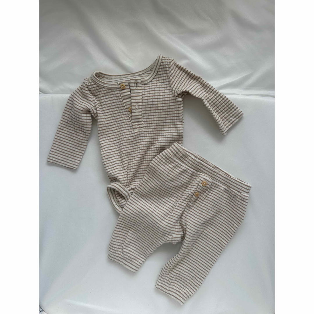 H&M(エイチアンドエム)のH&M ベビー服 ボディスーツ 肌着 セットアップ キッズ/ベビー/マタニティのベビー服(~85cm)(肌着/下着)の商品写真