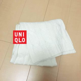 ユニクロ(UNIQLO)のユニクロ ニットマフラー 編み ホワイト 白(マフラー/ショール)