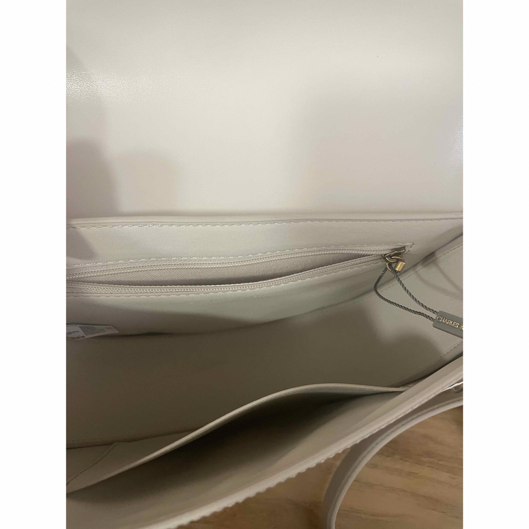 Charles and Keith(チャールズアンドキース)のチャールズアンドキース　バッグ　美品 レディースのバッグ(ショルダーバッグ)の商品写真