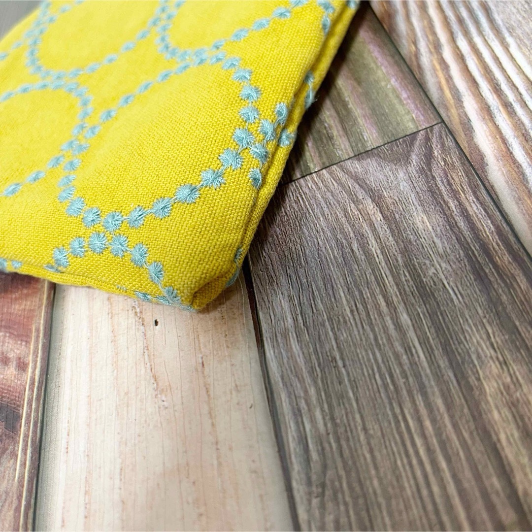 L字型ファスナーポーチ　ウォレット　コイン入れ　刺繍　サークル　イエロー ハンドメイドのファッション小物(ポーチ)の商品写真