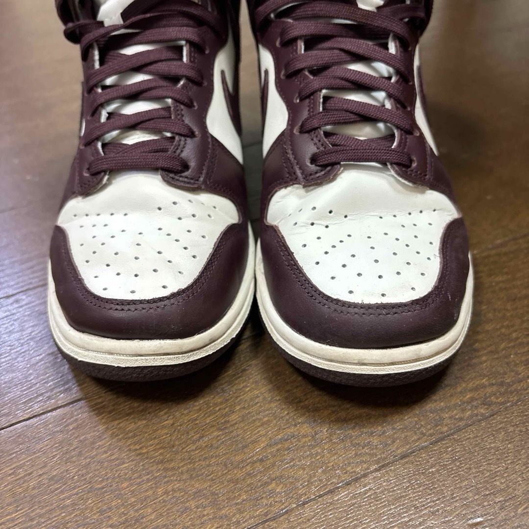 NIKE(ナイキ)のナイキ ウィメンズ ダンク ハイ バーガンディークラッシュ　23cm レディースの靴/シューズ(スニーカー)の商品写真