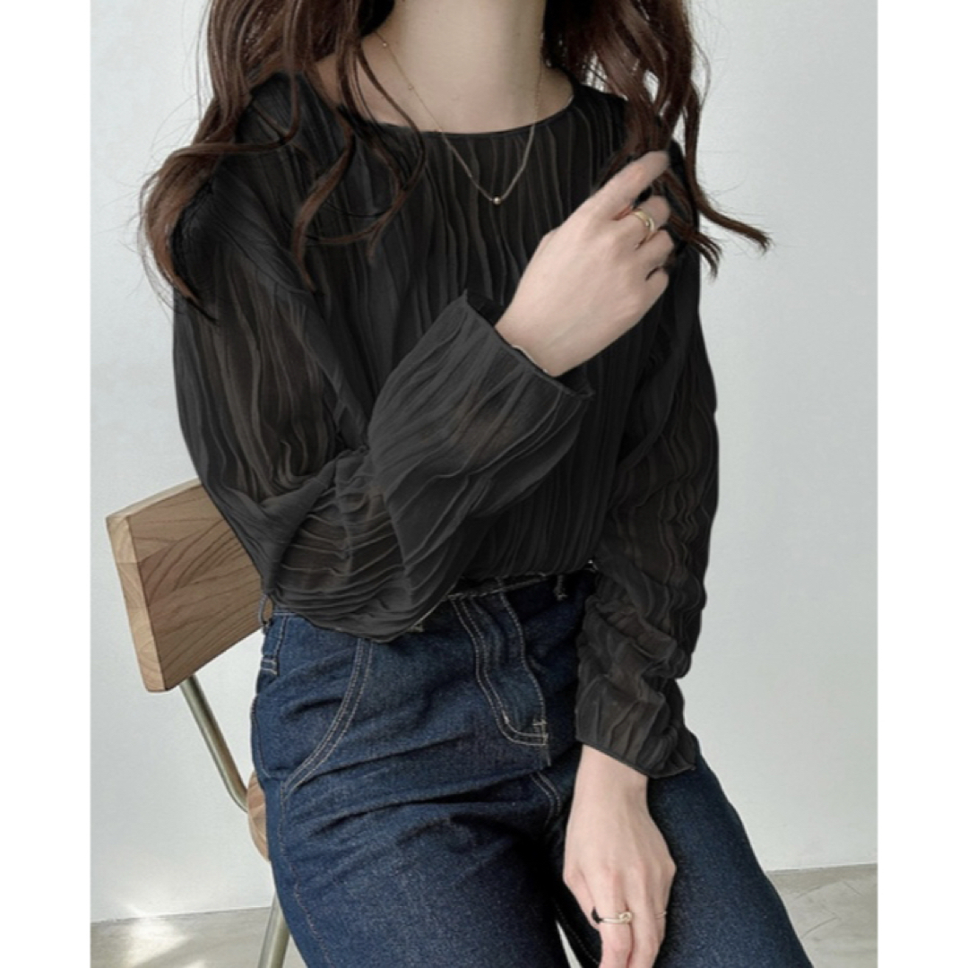 GRL(グレイル)のGRL ウェーブシアーカットトップス 未使用 レディースのトップス(シャツ/ブラウス(長袖/七分))の商品写真
