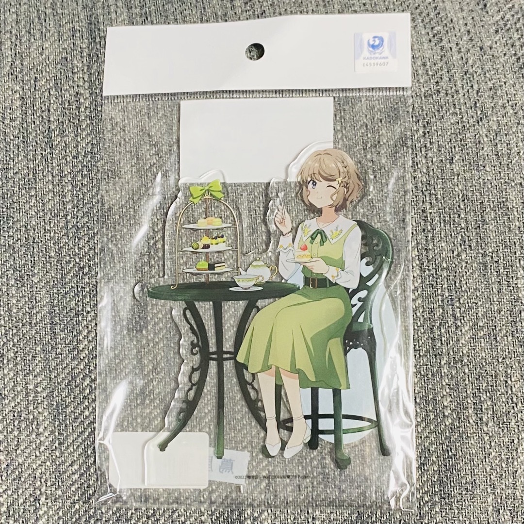 青ブタ アクスタ アクリルスタンド 古賀朋絵 お茶会ver TSUTAYA エンタメ/ホビーのおもちゃ/ぬいぐるみ(キャラクターグッズ)の商品写真