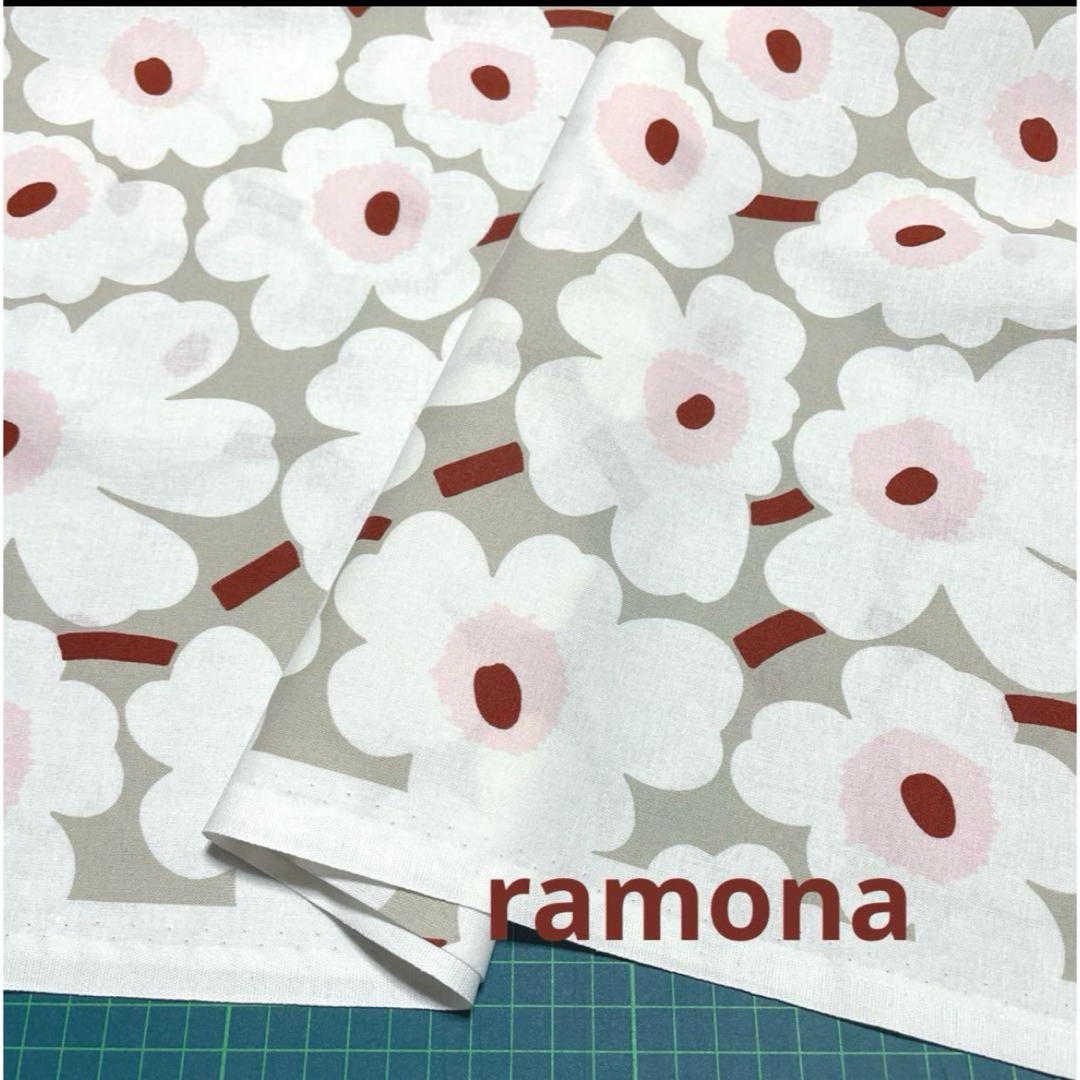 marimekko(マリメッコ)の新色 マリメッコ 生地 ミニウニッコ ライトグレー2025春夏 日本限定 ハンドメイドの素材/材料(生地/糸)の商品写真