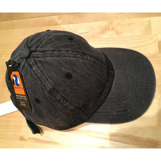 URBAN RESEARCH(アーバンリサーチ)の未使用タグ付きnewhattan ニューハッタン デニム黒 キャップ レディースの帽子(キャップ)の商品写真