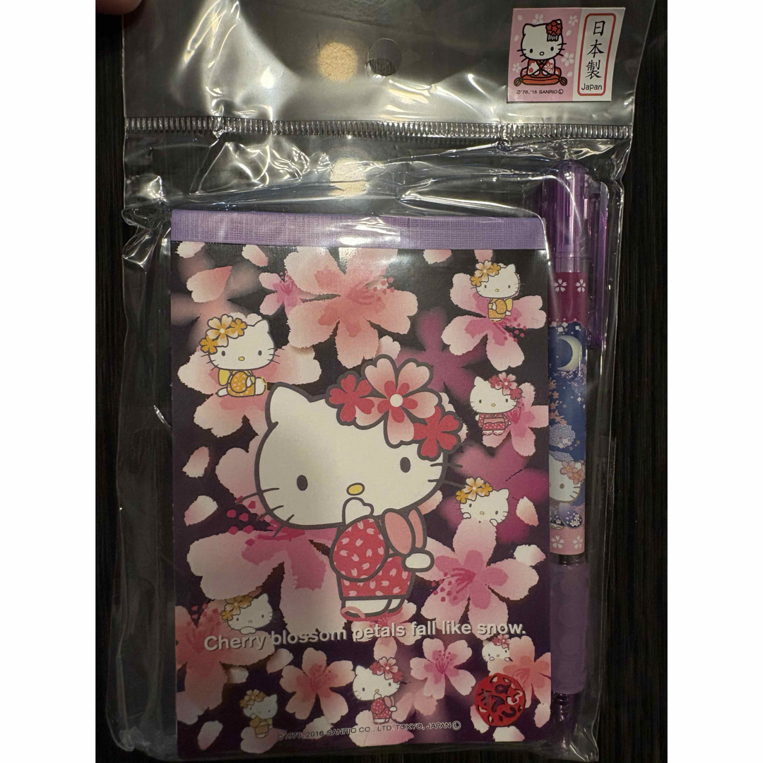 ハローキティ(ハローキティ)のハローキティ 桜 文房具 ノート ボールペン インテリア/住まい/日用品の文房具(ノート/メモ帳/ふせん)の商品写真