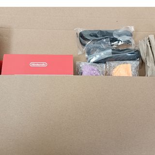 ニンテンドースイッチ(Nintendo Switch)のSwitch　ジョイコン　純正品　新品未使用　オレンジ/パープル(その他)