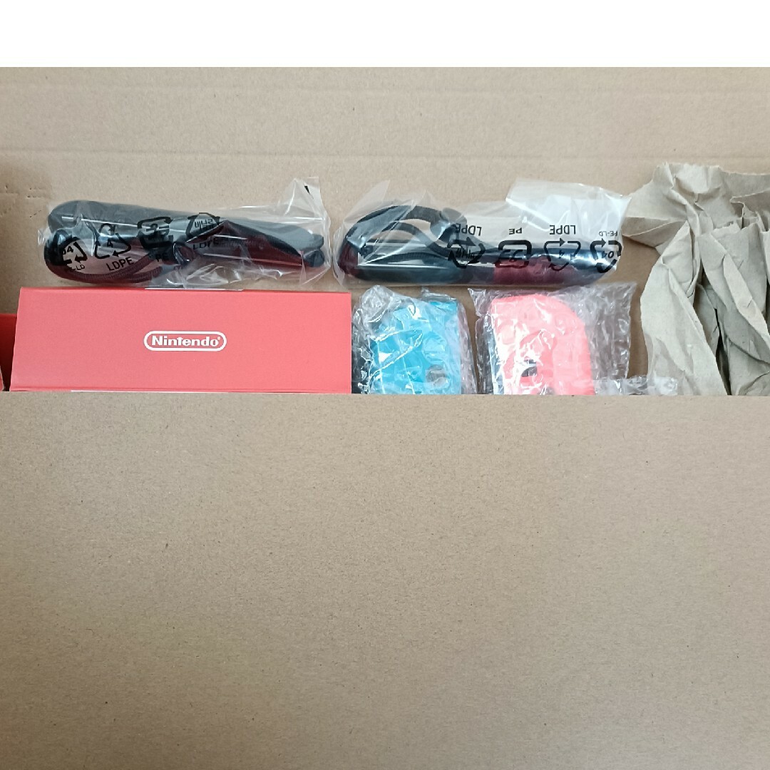 Nintendo Switch(ニンテンドースイッチ)のSwitch ジョイコン joycon 純正品 新品未使用 ブルー/レッド エンタメ/ホビーのゲームソフト/ゲーム機本体(その他)の商品写真