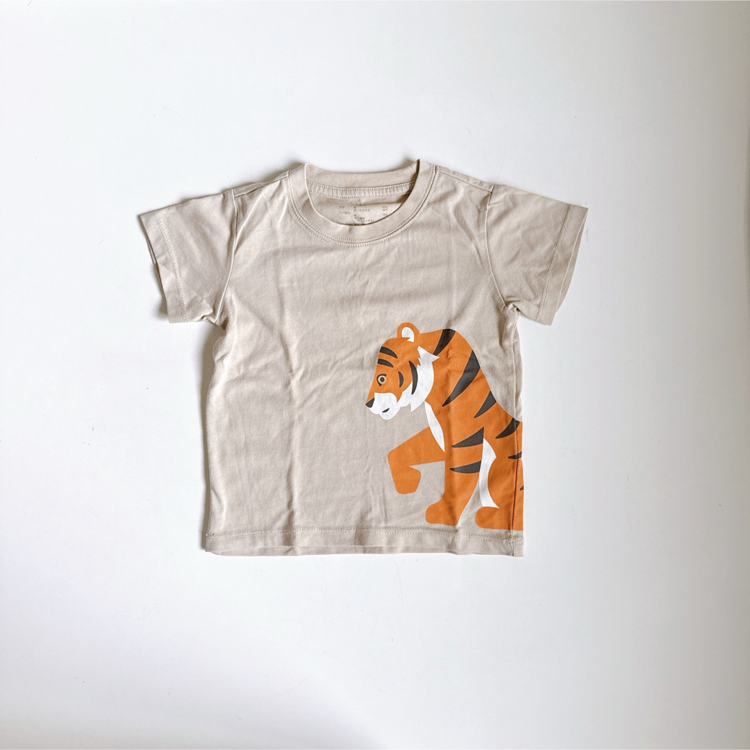 MUJI (無印良品)(ムジルシリョウヒン)のベビー服 虎柄Tシャツ90 キッズ/ベビー/マタニティのキッズ服男の子用(90cm~)(Tシャツ/カットソー)の商品写真