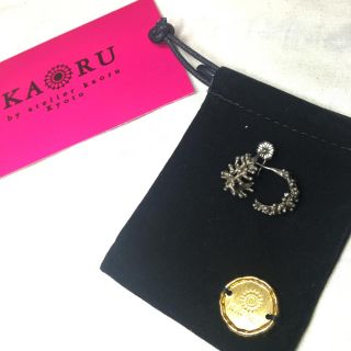 カオル(KAORU)のKAORU ボタニカルピアス(ピアス)