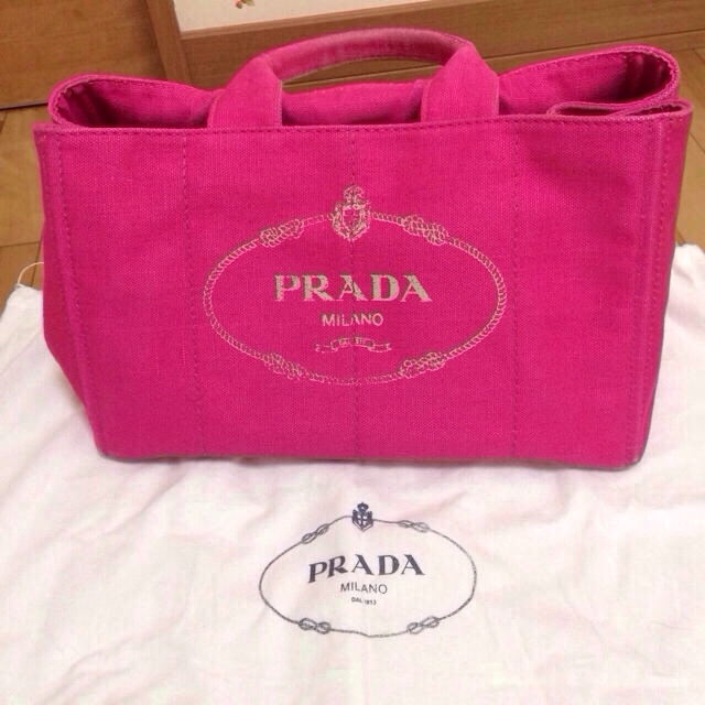 PRADA♡カナパ 限定値下げのサムネイル