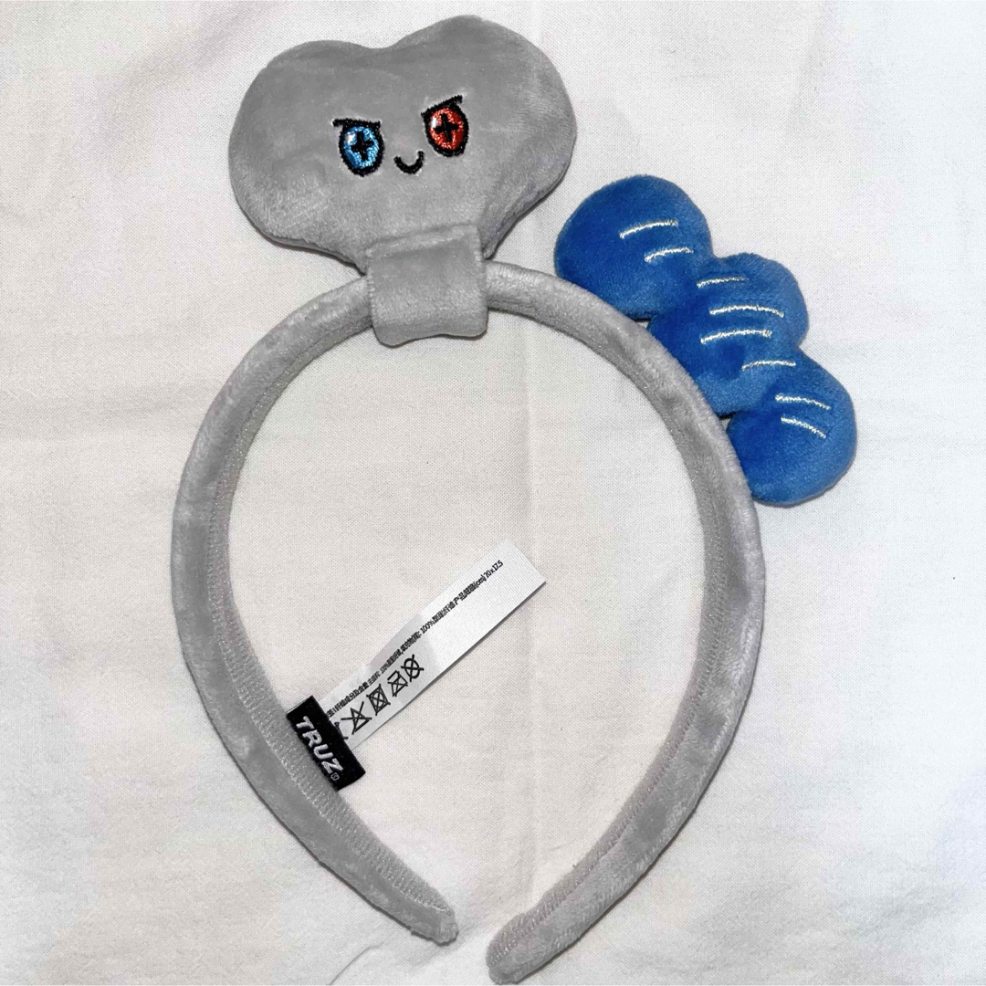 TREASURE(トレジャー)のTRUZ ボンボン カチューシャ エンタメ/ホビーのタレントグッズ(アイドルグッズ)の商品写真
