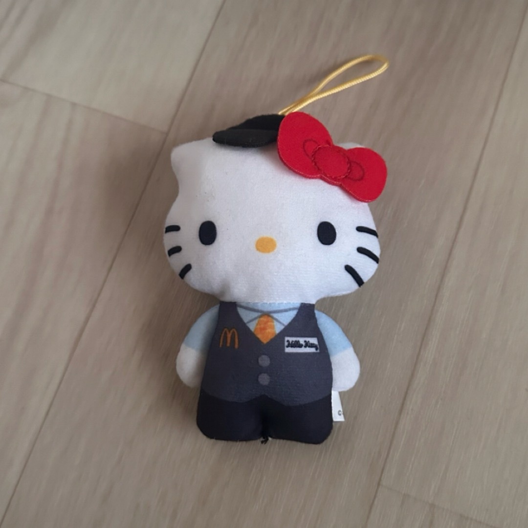 ハローキティ(ハローキティ)のマクドナルド ハッピーセット キティー マクドナルド限定マネージャー ぬいぐるみ エンタメ/ホビーのおもちゃ/ぬいぐるみ(キャラクターグッズ)の商品写真