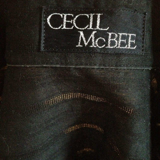 CECIL McBEE(セシルマクビー)のセシルマクビー はおりブラウス レディースのトップス(シャツ/ブラウス(長袖/七分))の商品写真