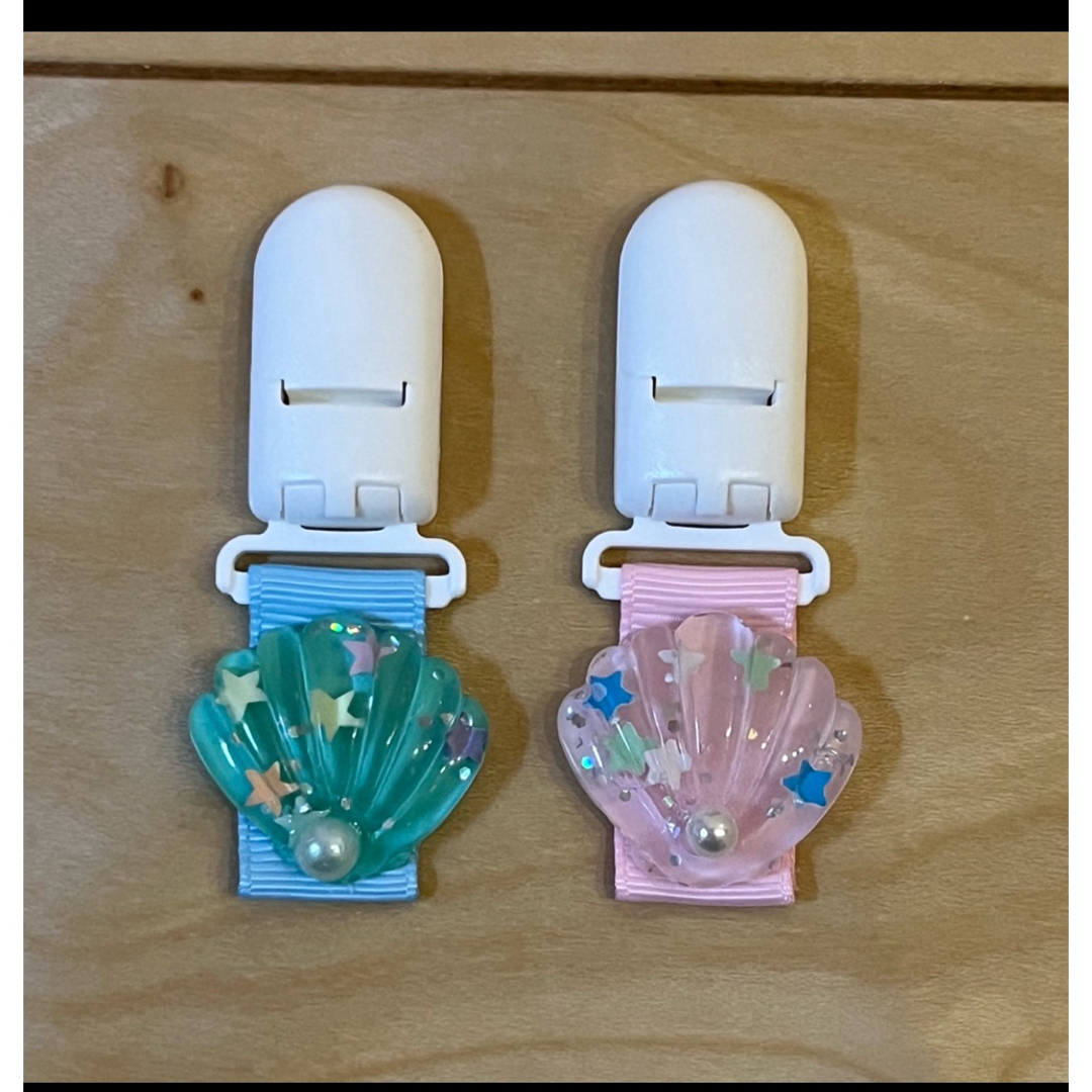 【1番人気】ハンドメイド、名札クリップ、キラキラ貝殻2点セット ハンドメイドのキッズ/ベビー(ネームタグ)の商品写真