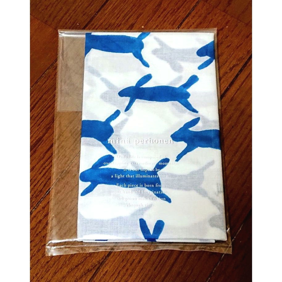 mina perhonen(ミナペルホネン)のミナペルホネン 手ぬぐい runrunrun blue レディースのファッション小物(ハンカチ)の商品写真