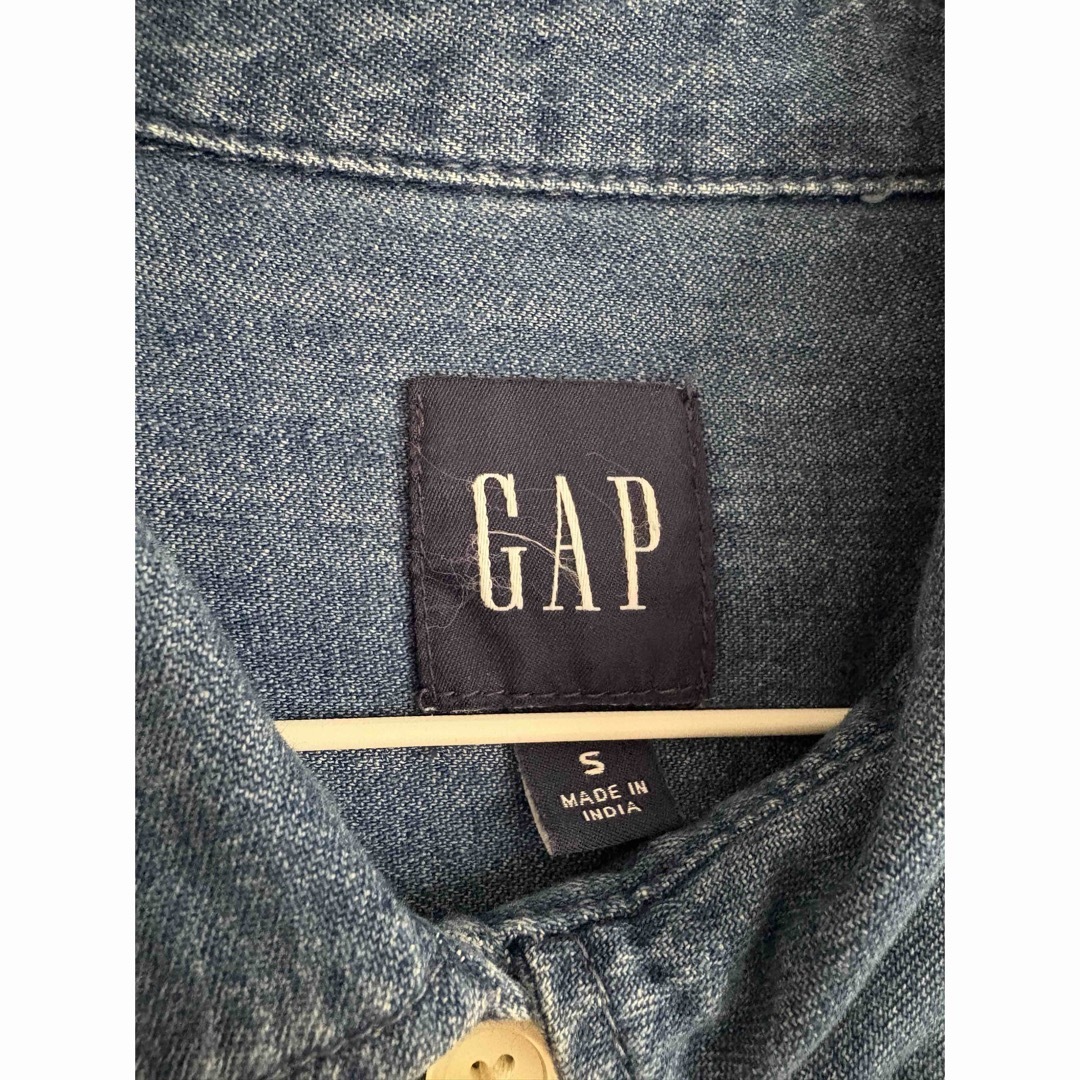 GAP(ギャップ)の未使用 GAP ギャップ デニムシャツ　レディース レディースのジャケット/アウター(Gジャン/デニムジャケット)の商品写真