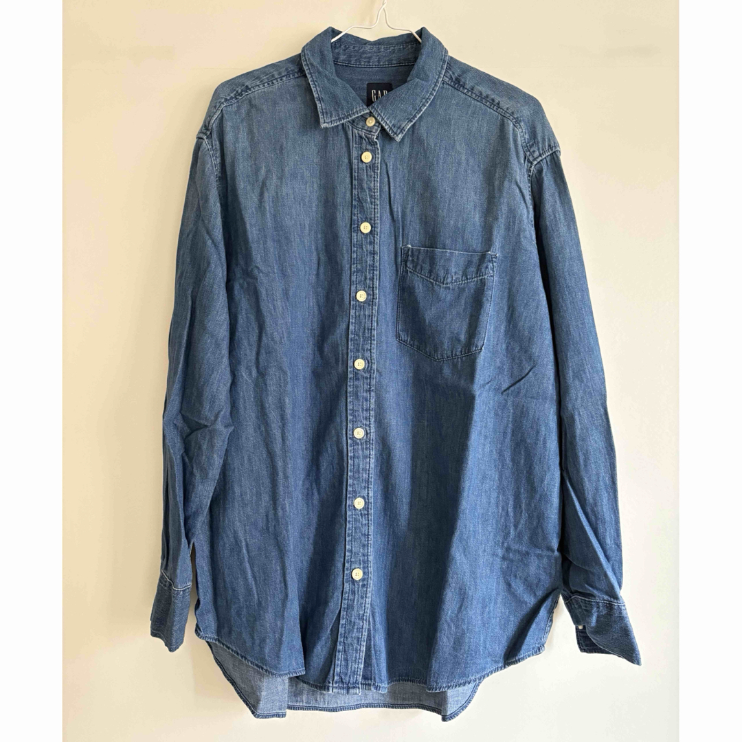 GAP(ギャップ)の未使用 GAP ギャップ デニムシャツ　レディース レディースのジャケット/アウター(Gジャン/デニムジャケット)の商品写真