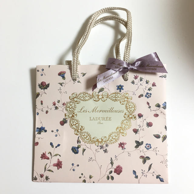 Les Merveilleuses LADUREE(レメルヴェイユーズラデュレ)の《100円》ラデュレ♡ショップ袋 レディースのバッグ(ショップ袋)の商品写真