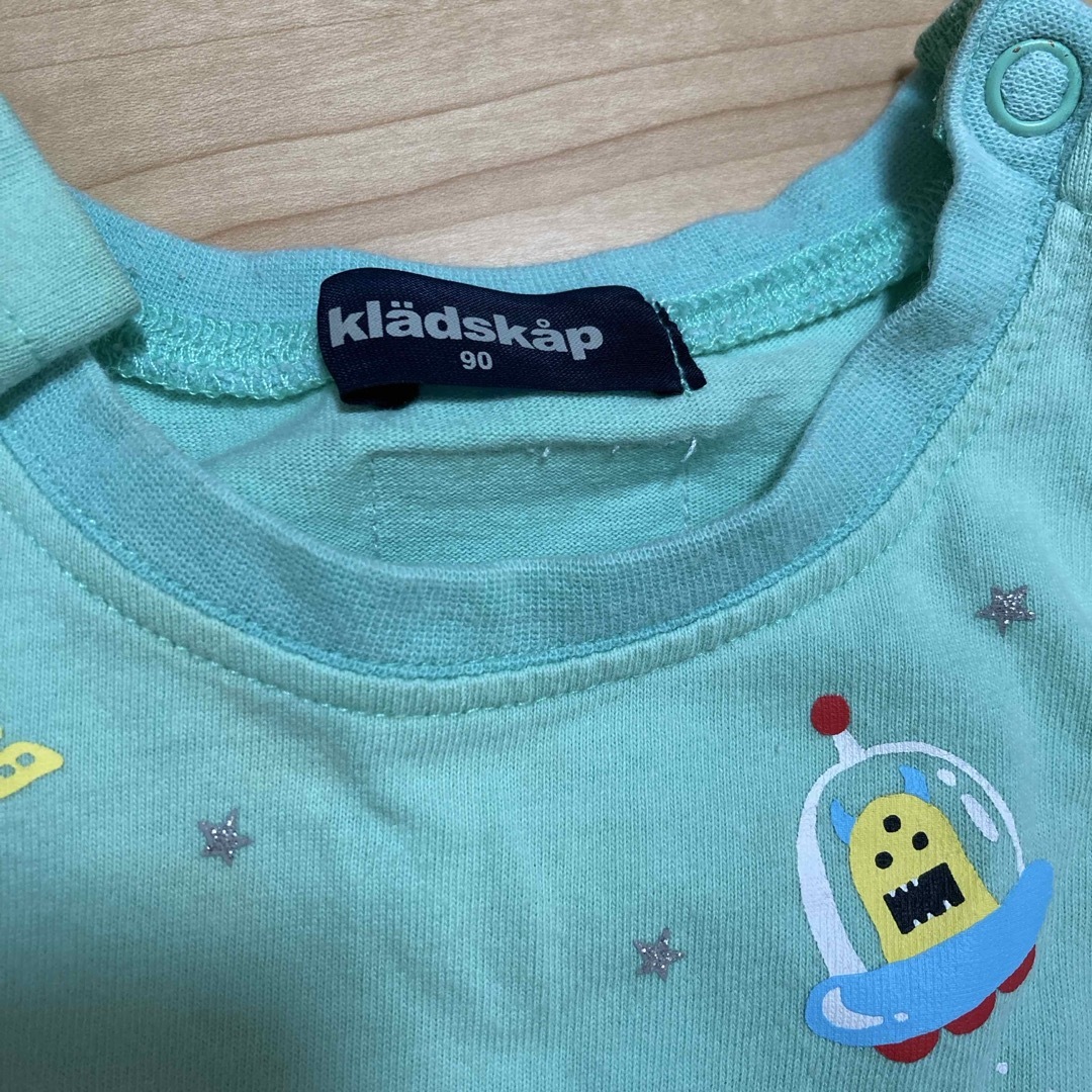 kladskap(クレードスコープ)のグレードスコープ　ロンT  90  グリーン　長袖　子供 キッズ/ベビー/マタニティのキッズ服男の子用(90cm~)(Tシャツ/カットソー)の商品写真