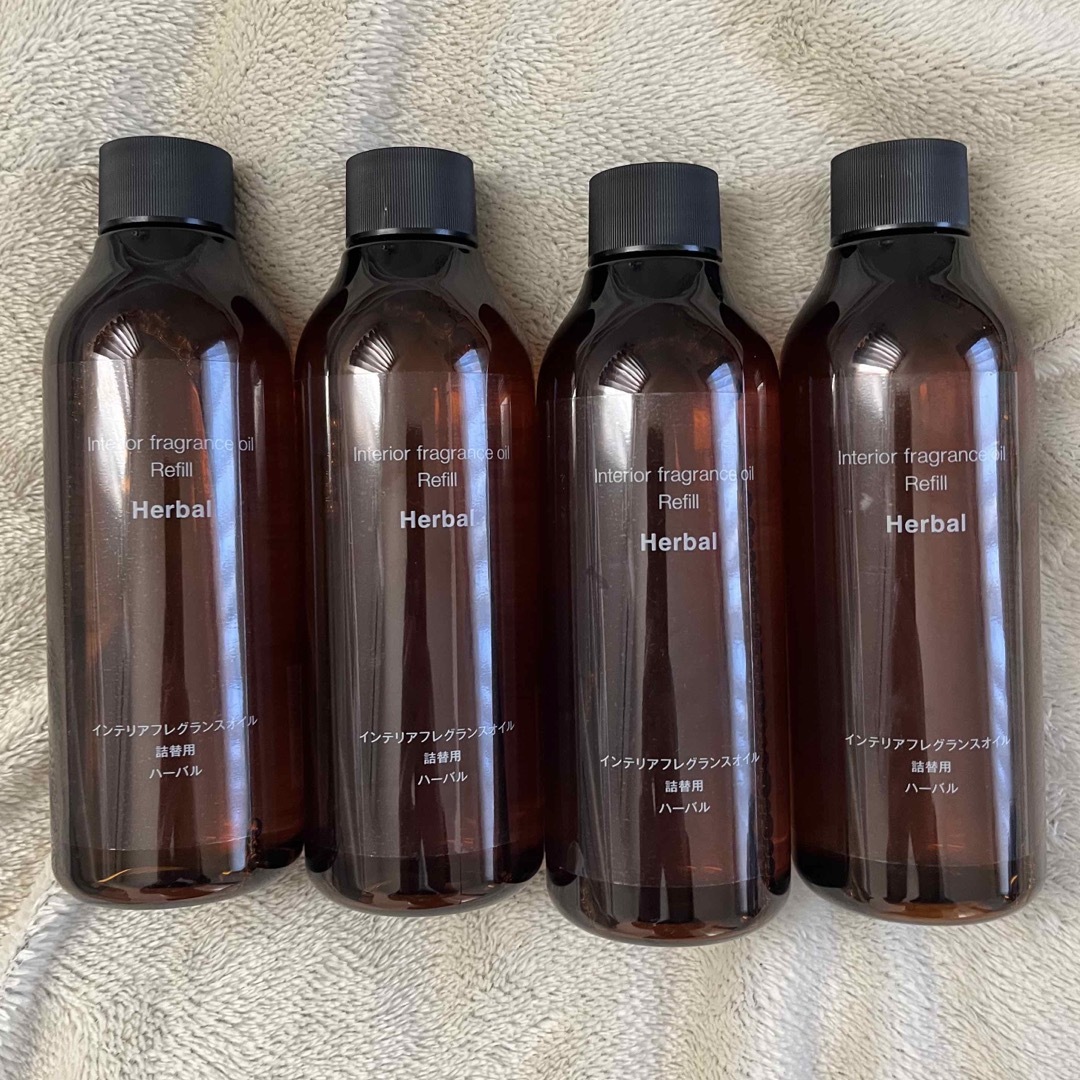 MUJI (無印良品)(ムジルシリョウヒン)の無印良品フレグランスオイル ハーバル200ml コスメ/美容のリラクゼーション(アロマオイル)の商品写真