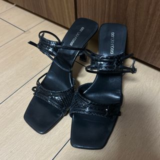 セルジオロッシ(Sergio Rossi)の超美品セルジオロッシSergio Rossiヒールサンダル37黒エナメルスネーク(サンダル)