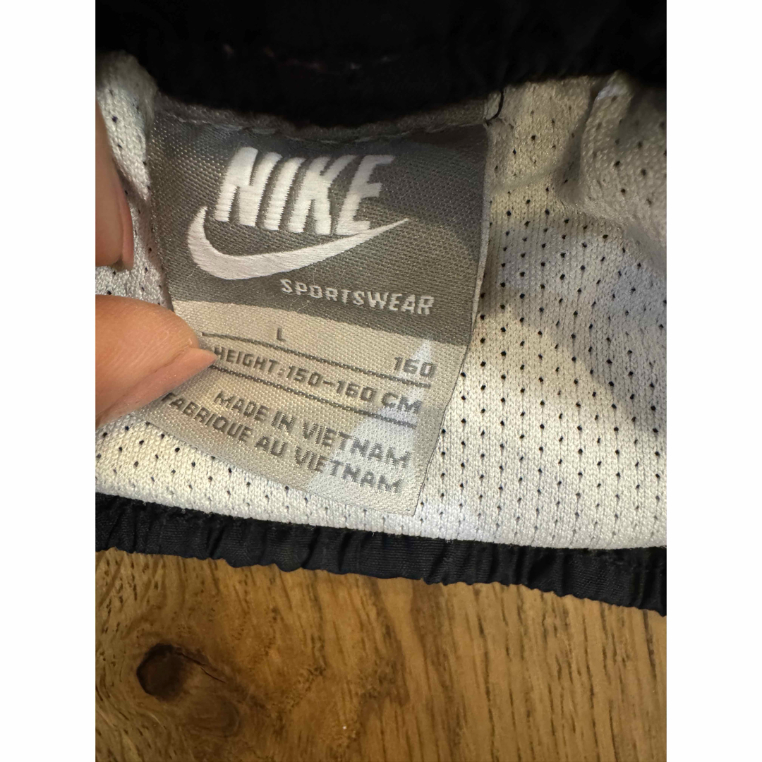 NIKE(ナイキ)のNIKE ナイキ　キッズハーフパンツ　160 キッズ/ベビー/マタニティのキッズ服男の子用(90cm~)(パンツ/スパッツ)の商品写真