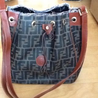 フェンディ(FENDI)のフェンディショルダーバック(難あり)(ショルダーバッグ)