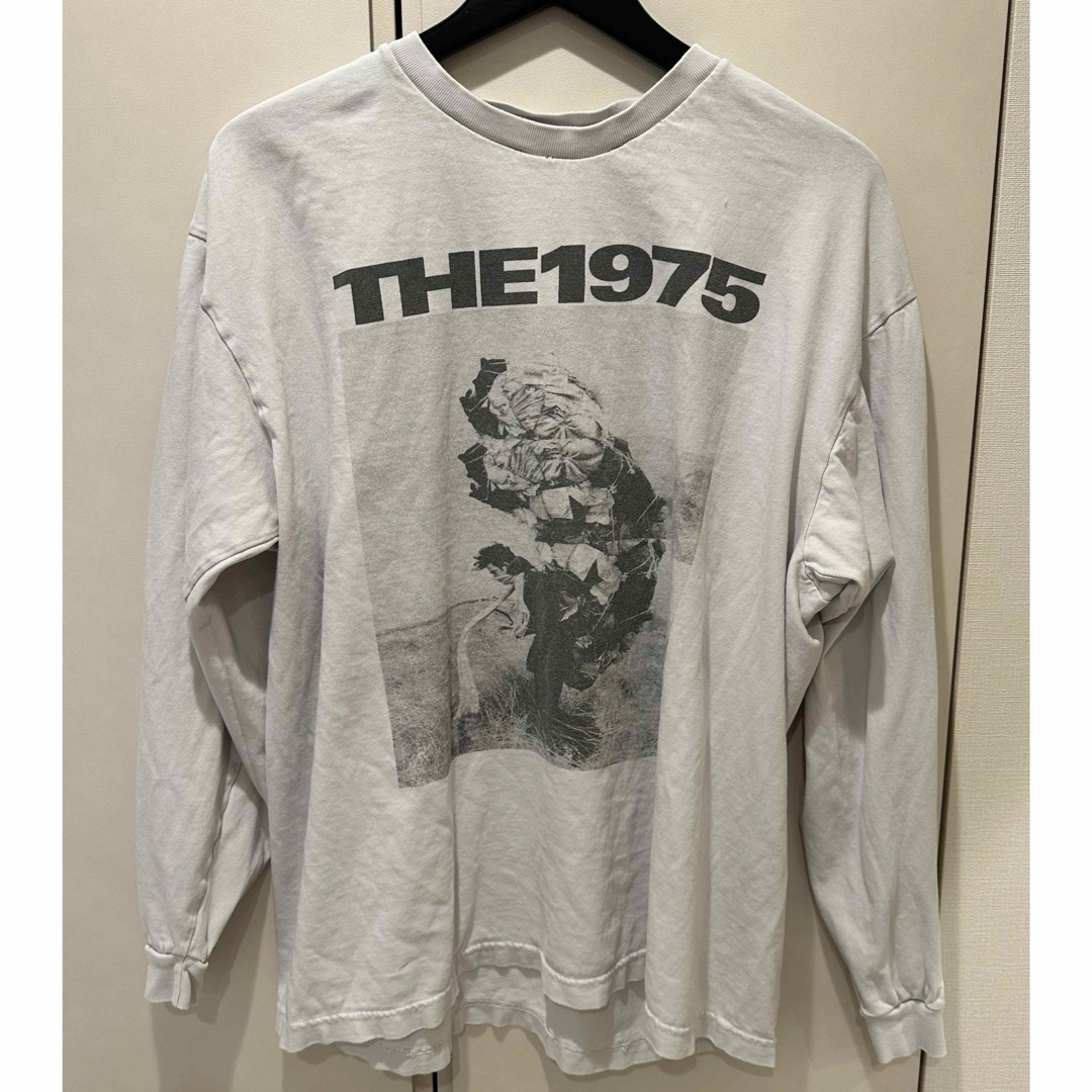UNIVERSAL ENTERTAINMENT(ユニバーサルエンターテインメント)のThe1975 ロンT サイズXL エンタメ/ホビーのタレントグッズ(ミュージシャン)の商品写真