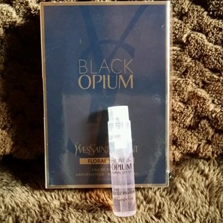 イヴサンローランボーテ(Yves Saint Laurent Beaute)のブラックオピウム　フローラルショック(香水(女性用))