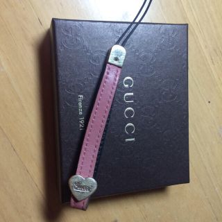 グッチ(Gucci)のグッチハートストラップ箱付き(ストラップ/イヤホンジャック)