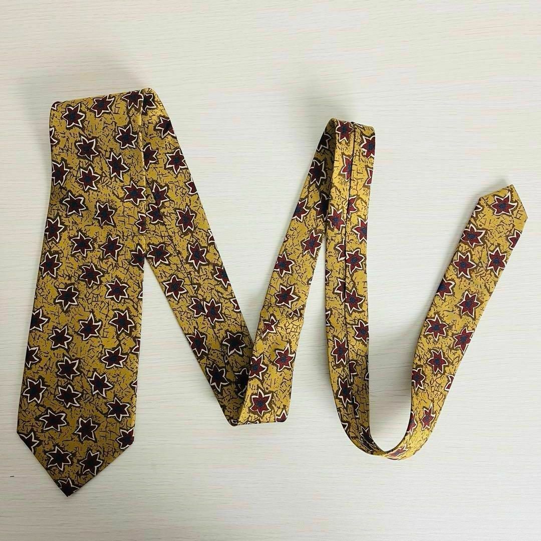 BURBERRY(バーバリー)の【人気カラー】バーバリー☆花柄ネクタイ ゴールド シルク 希少デザイン メンズのファッション小物(ネクタイ)の商品写真