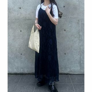 ジュノア(JUNOAH)の【ネイビー】フラワージャガードプリーツキャミワンピース(ロングワンピース/マキシワンピース)