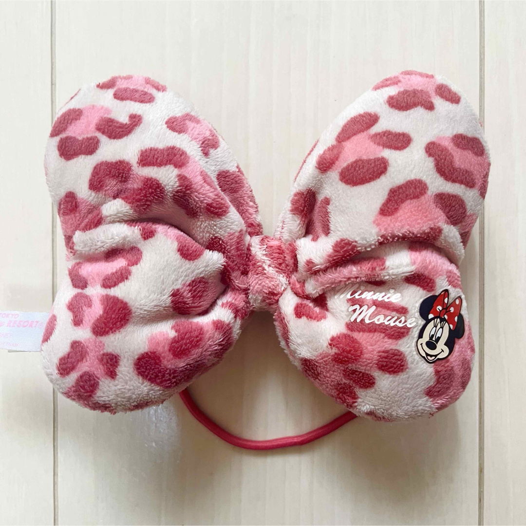 Disney(ディズニー)のディズニー ヒョウ柄リボン ヘアゴム 大 エンタメ/ホビーのおもちゃ/ぬいぐるみ(キャラクターグッズ)の商品写真