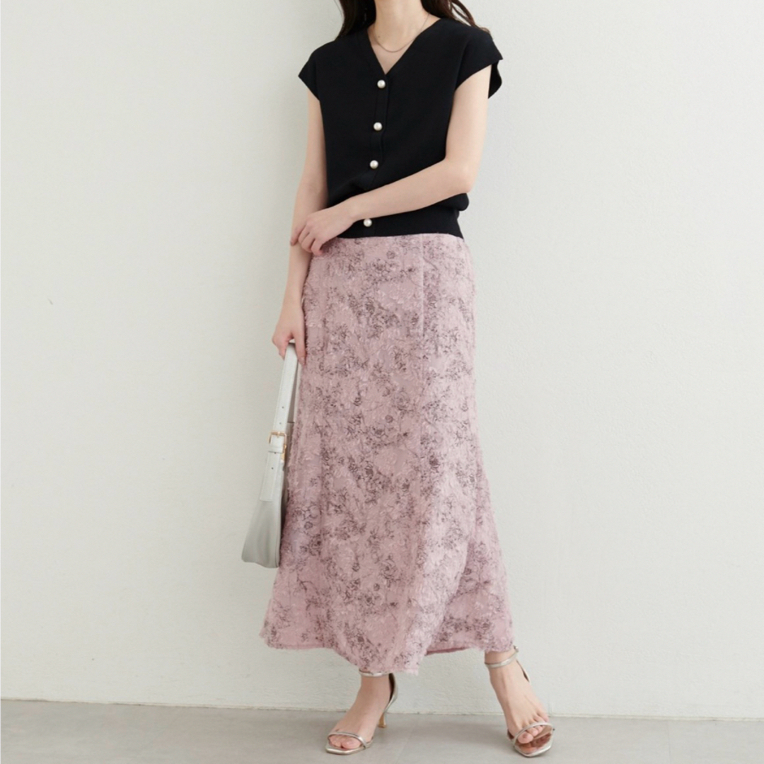 natural couture(ナチュラルクチュール)のナチュラルクチュール 花柄カットジャガードマーメイドスカート レディースのスカート(ロングスカート)の商品写真