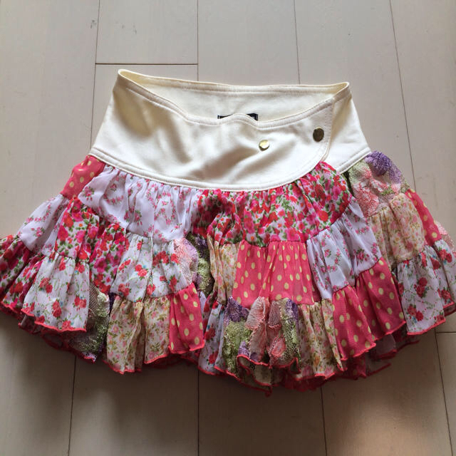 one spo(ワンスポ)の花柄ミニスカート レディースのスカート(ミニスカート)の商品写真