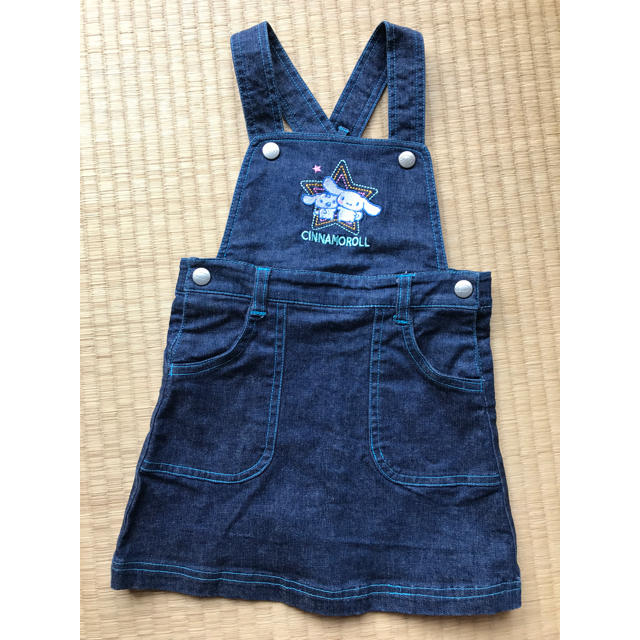 サンリオ(サンリオ)のシナモンロール ジャンバースカート デニム 100 キッズ/ベビー/マタニティのキッズ服女の子用(90cm~)(ワンピース)の商品写真