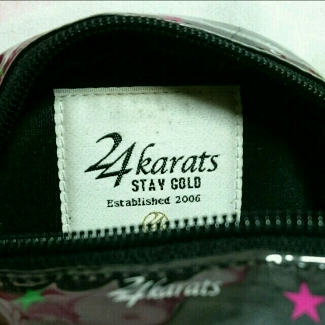 24karats(トゥエンティーフォーカラッツ)の最終値下げ価格！【送料込み】【レア商品】24karats★ミニポーチ レディースのファッション小物(ポーチ)の商品写真