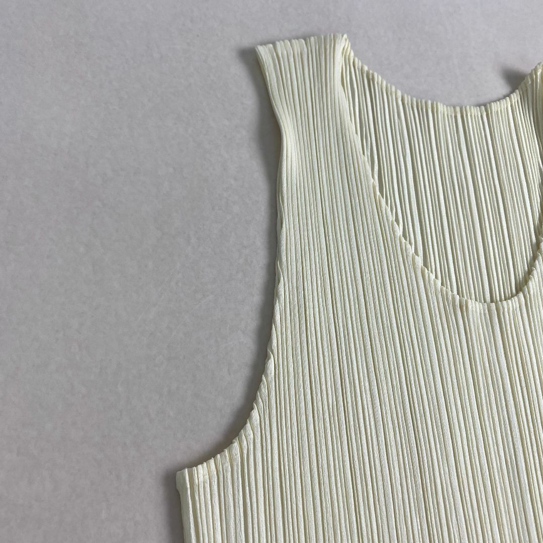 美品 プリーツプリーズ カットソー ノースリーブ PLEATS PLEASE 白