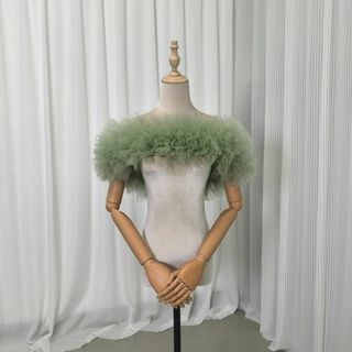 送料無料！取り外しオフショルダー グリーン ラッフルフリル 編み上げ 結婚式(ウェディングドレス)