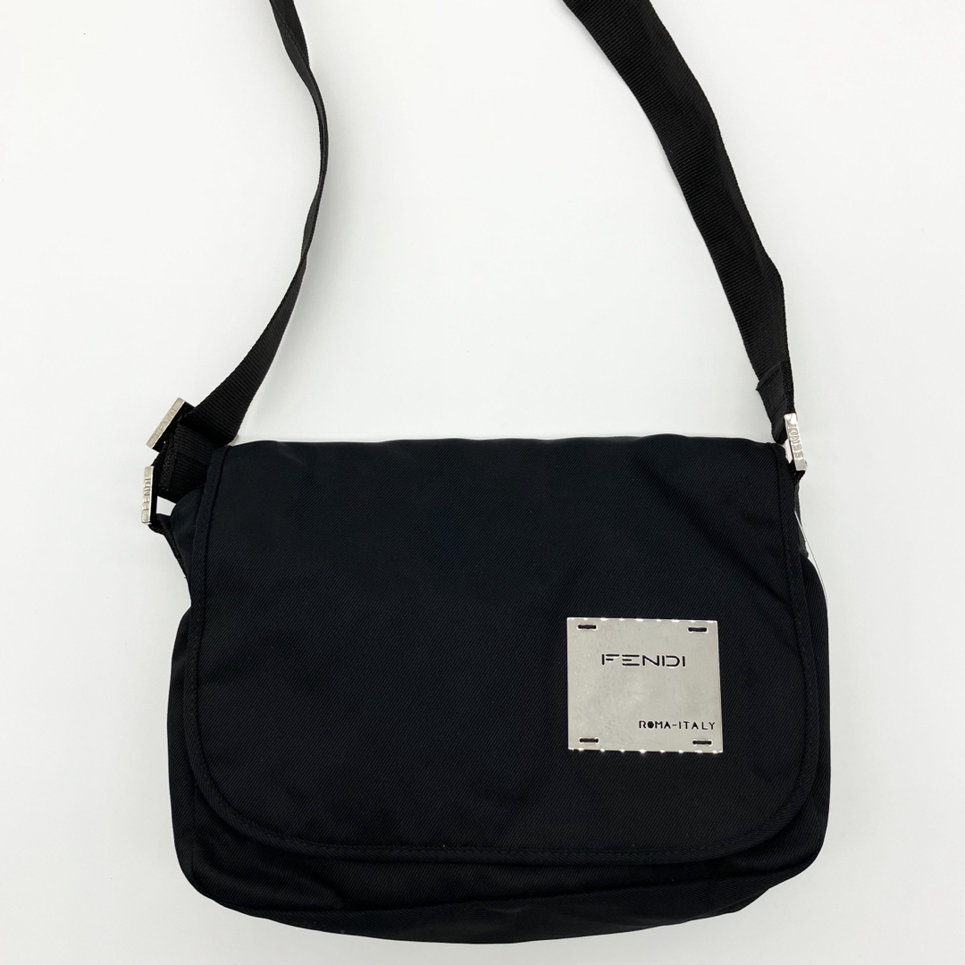 FENDI - FENDI ロゴ金具 キャンバス ショルダーバッグ ブラック