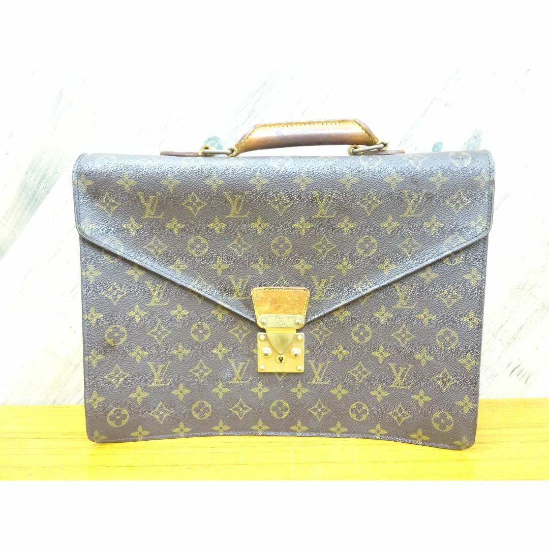 LOUIS VUITTON - 広064/ ヴィトン モノグラム セルヴィエット コンセイエ ブリーフケース