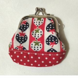 ハンドメイド　いちご柄　豆がま口　昭和レトロ　苺　レトロポップ　水玉　小銭入(ポーチ)