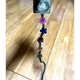 チチカカ(titicaca)の［新品未使用］お花ミサンガ  (ブレスレット/バングル)