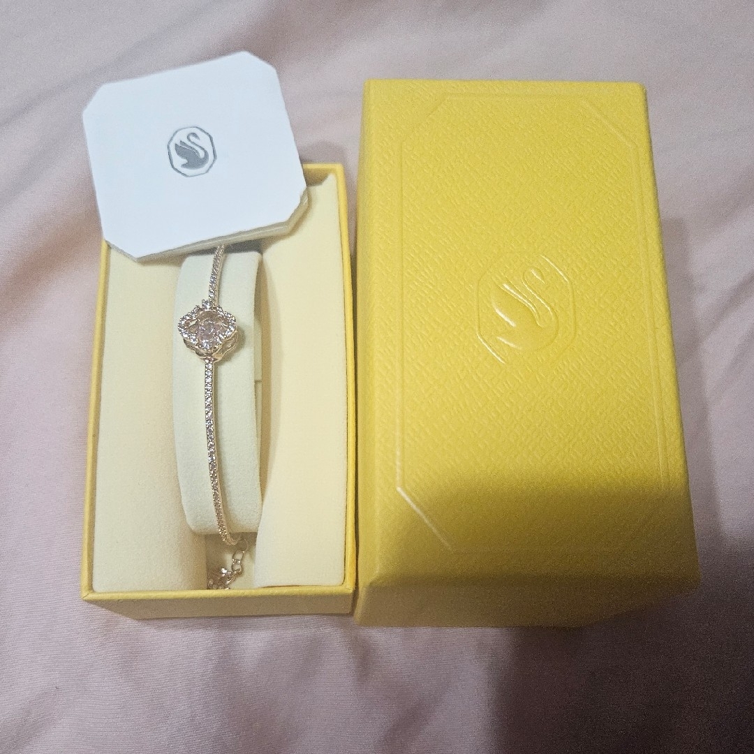 SWAROVSKI(スワロフスキー)のUna バングル クローバー レディースのアクセサリー(ブレスレット/バングル)の商品写真