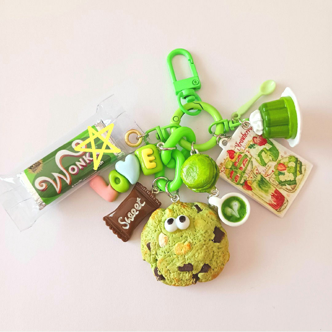 ☆じゃらじゃらキーホルダー☆ 抹茶 ハンドメイドのアクセサリー(キーホルダー/ストラップ)の商品写真