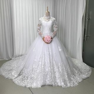 送料無料！ウェディングドレス ボレロ キラキラ光る刺繍 憧れのドレス 結婚式(ウェディングドレス)