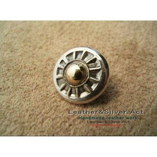 太陽モチーフ　シルバーコンチョ　シルバー925✕k18 コンビアクセサリーパーツ(各種パーツ)